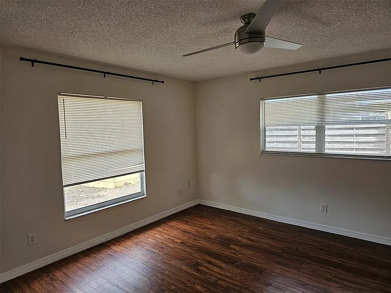 7409 Manatee St — Photo 13