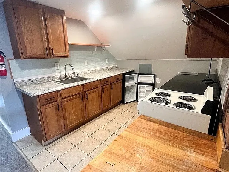 1304 W 64th St #5 — Photo 5