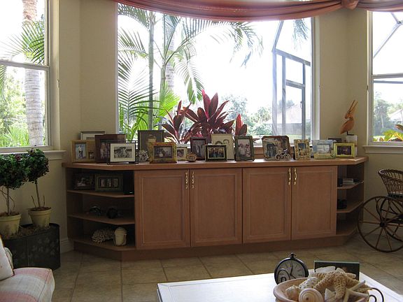Family Room Overlooking Lake