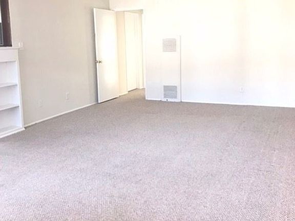 4th image of 10730 Rose Ave