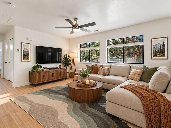 3rd image of 3325 E Lockett Rd #4