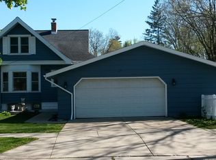 475 7th St, Prairie Du Sac, WI 53578