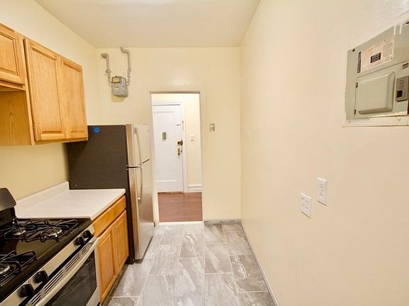5th image of 725 W 172nd St APT 27
