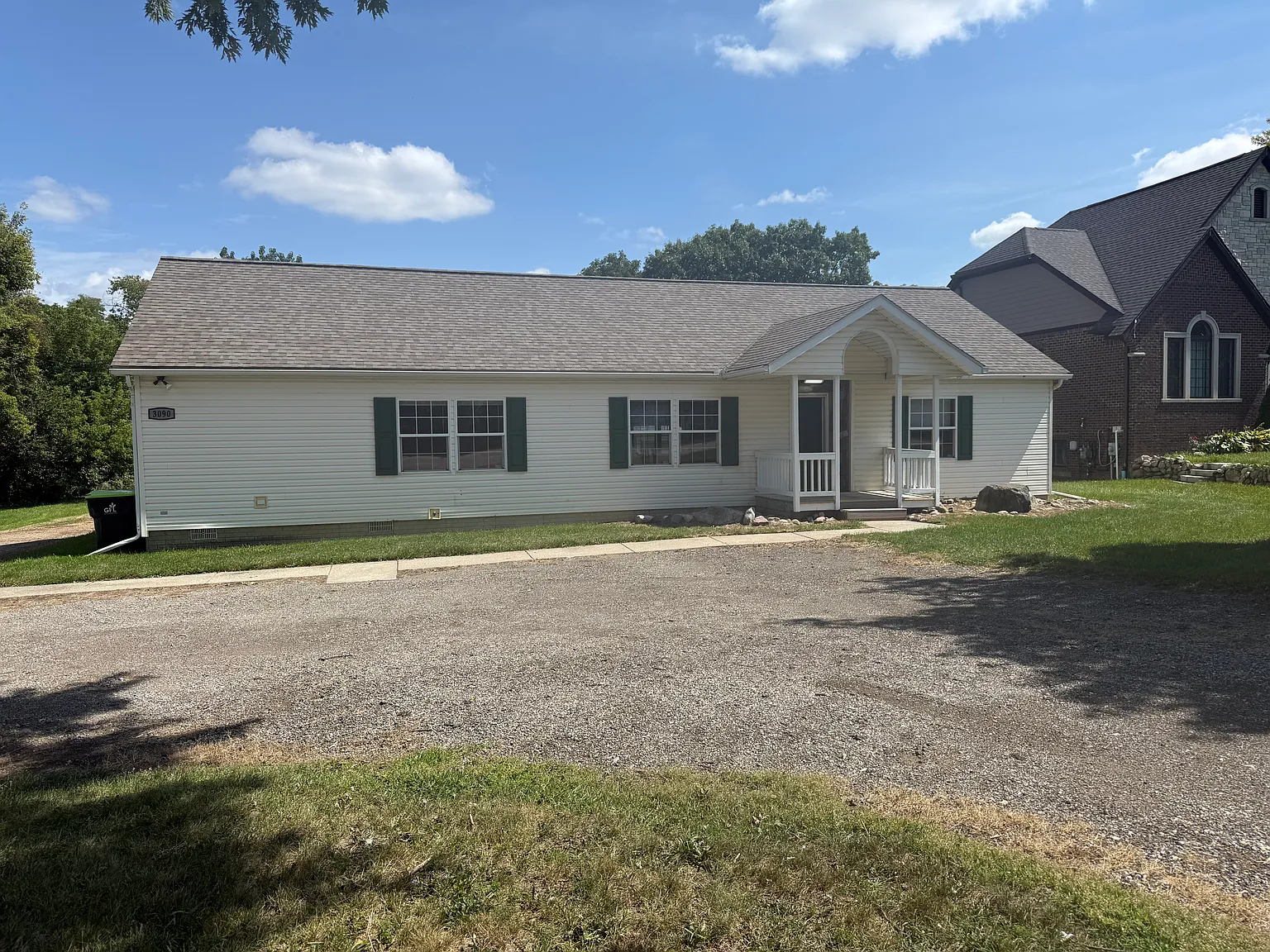 3 bed, 1642 sqft, $2,000 — Photo 1
