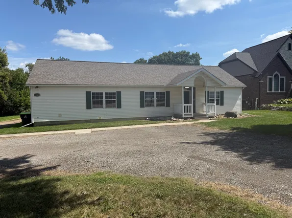 3090 Joslyn Rd, Auburn Hills, MI 48326