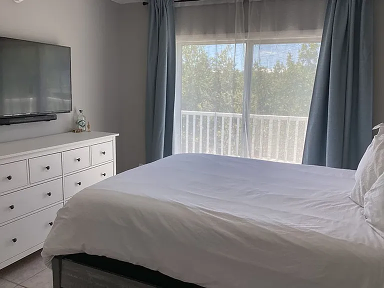 H16 Miriam St — Photo 13