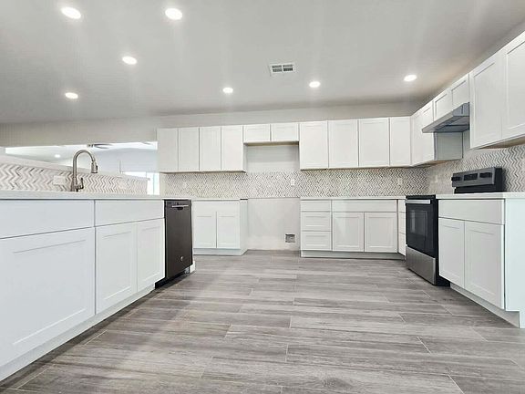 5th image of 16853 N 39TH Drive