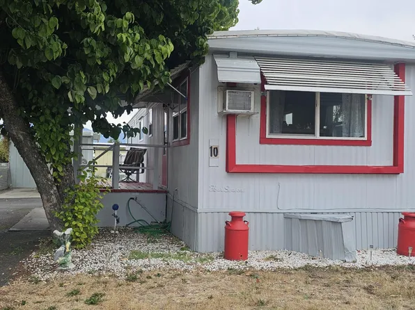 1950 Demaray Dr Space 10, Grants Pass, OR 97527