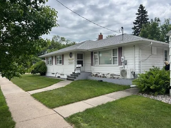 1115 9th Ave S, Moorhead, MN 56560