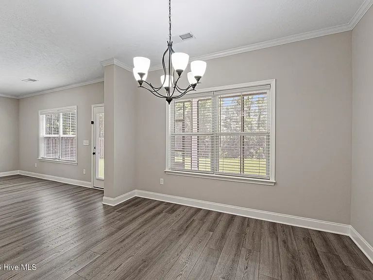 2097 Limerick Ct — Photo 7