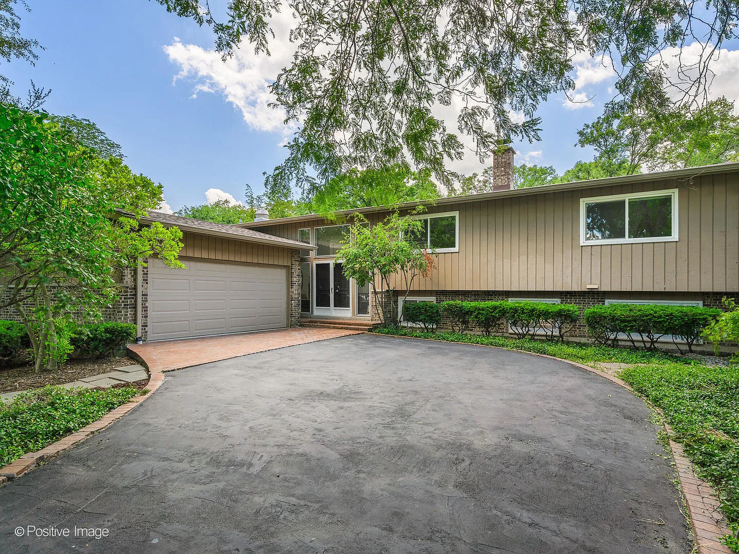 1196 Oxford Ct photo 1