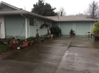 1136 E Harrison Ave, Cottage Grove, OR 97424