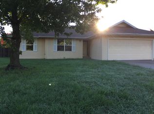 3234 S Meadowlark Ave, Springfield, MO 65807