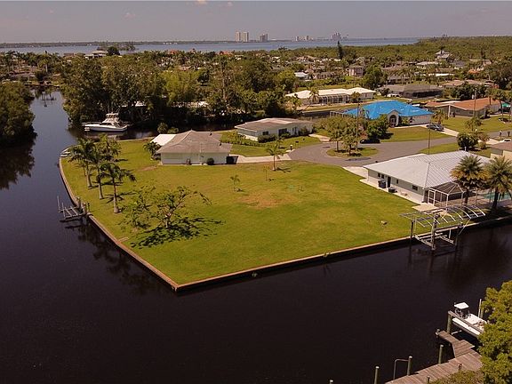 5th image of 1751 Castaway St