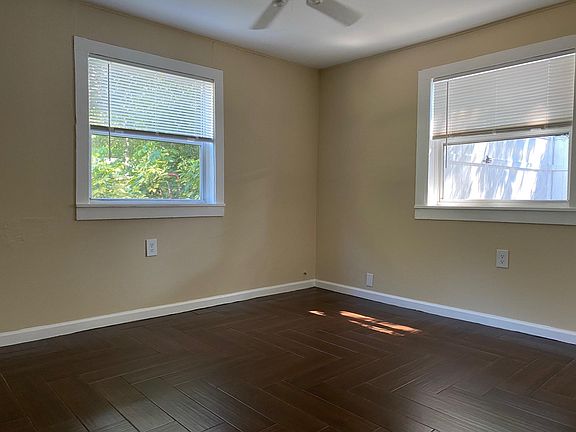 5th image of 1030 Michigan Dr W Unit 1