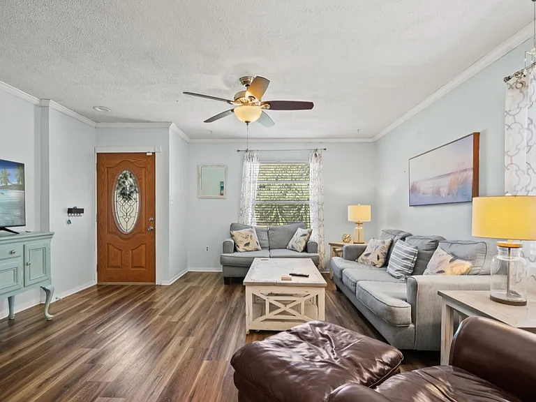 1539 Santa Anna Dr — Photo 3