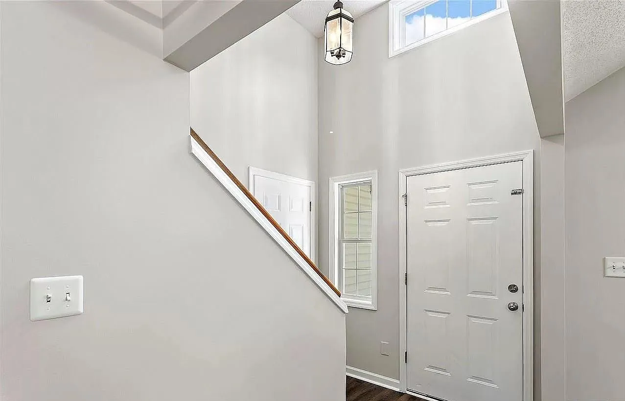 3 bed, 1454 sqft, $1,600 — Photo 1