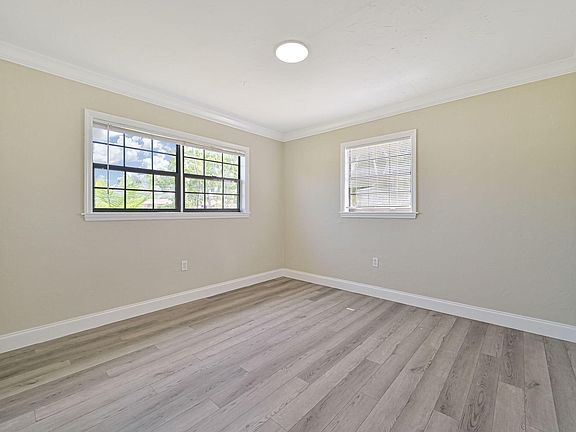 5th image of 2546 Ambrose Ln