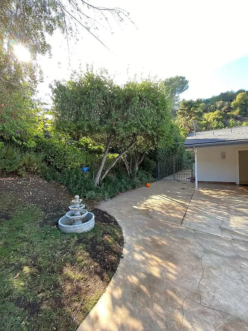 4 Rent now at Calvena Drive — Photo 4