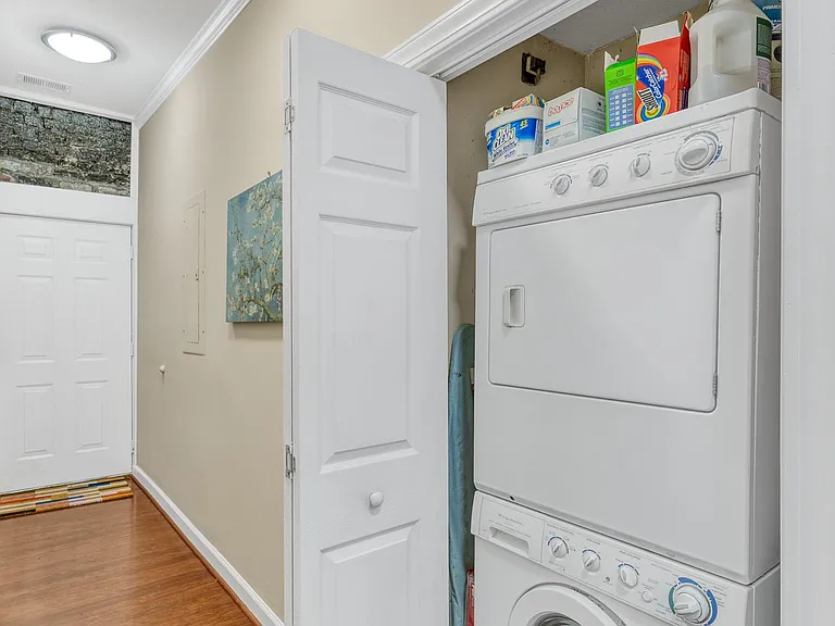295 King St #B-3 — Photo 21