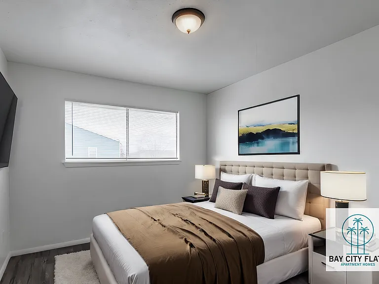 Bay City Flats — Photo 12