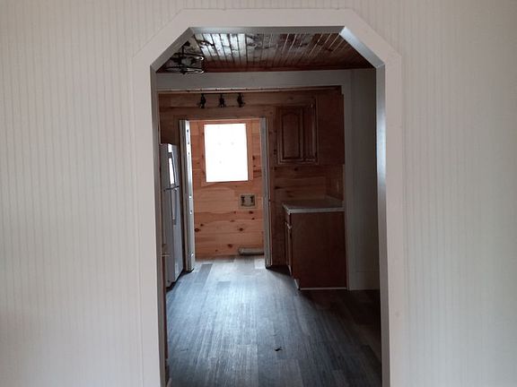 3rd image of 106 Jackson St