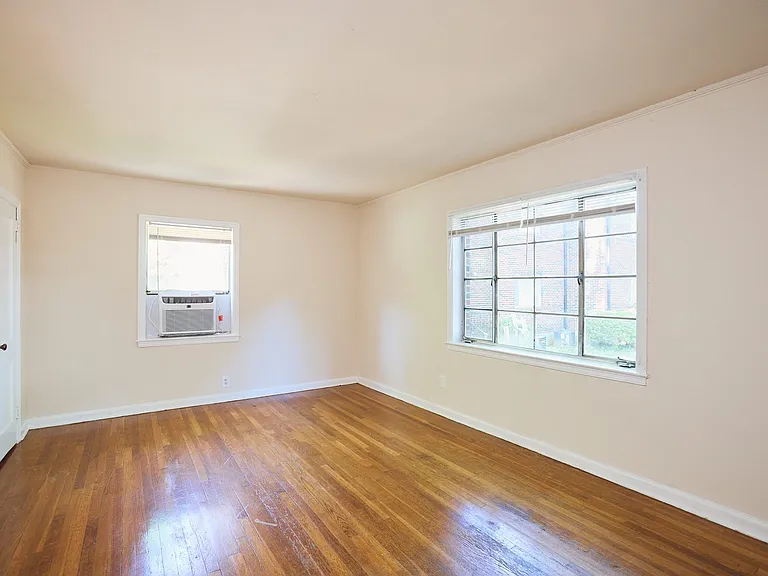 1343 Briarwood Dr NE — Photo 5