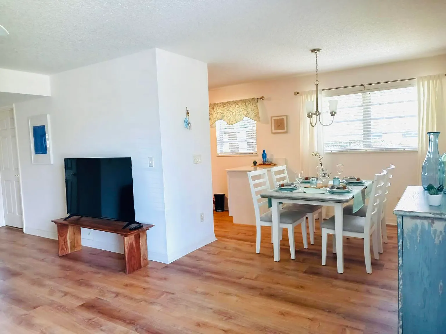2 bed, 2.0 bath, 1000 sqft, $1,900 — Photo 3