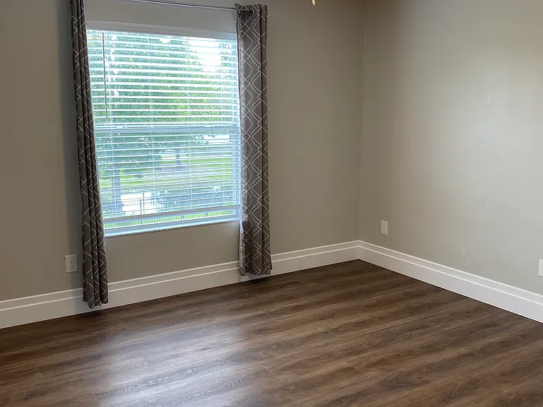 3rd bedroom (upstairs)