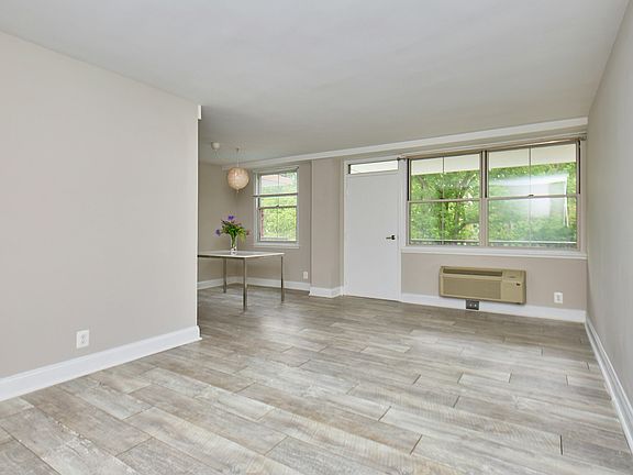 3rd image of 2030 N Adams St APT 507