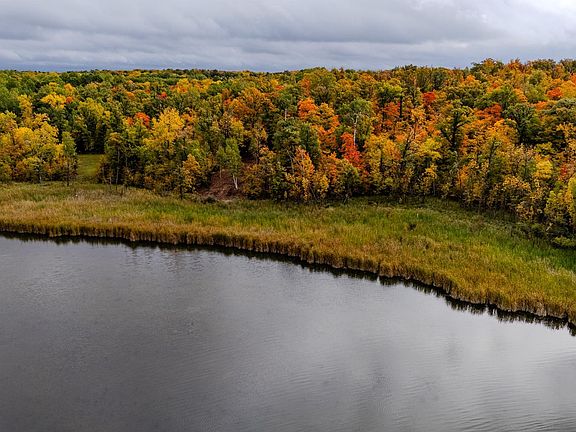 4th image of 1268 Island Lk
