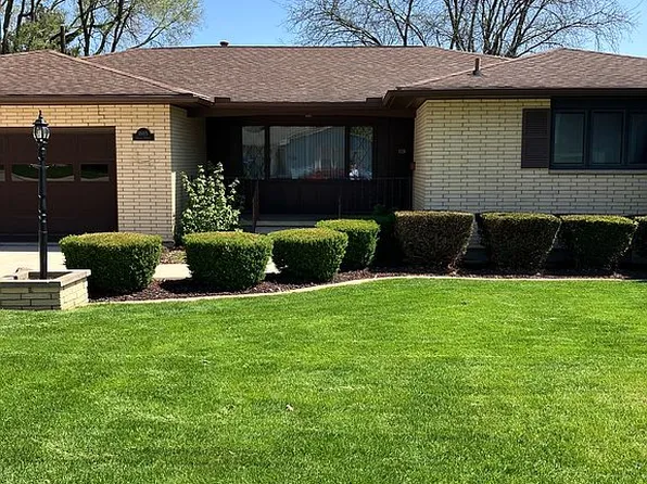 1805 Green St, Peru, IL 61354