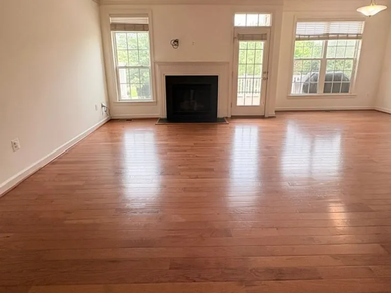 121 Autumn View Dr — Photo 10