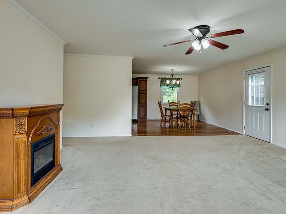 4th image of 219 Annette Dr