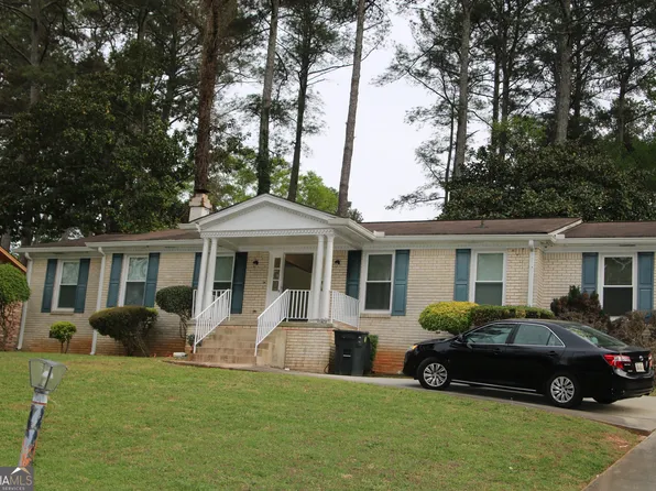 4001 Stoneview Cir, Stone Mountain, GA 30083