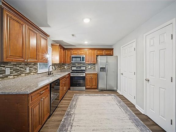 3rd image of 1013 Tifton St