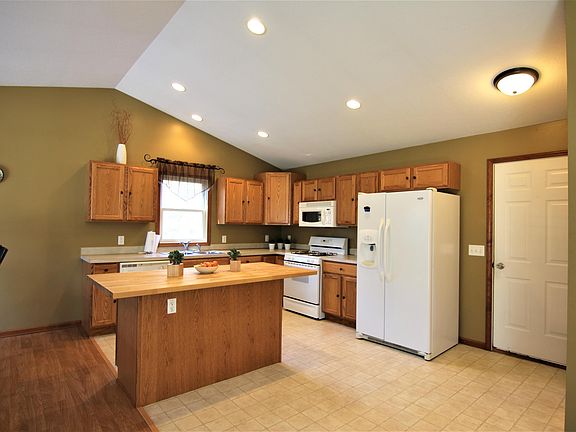 5th image of 464 S Dangl Rd