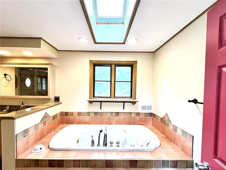 9 Harbour Ln — Photo 24