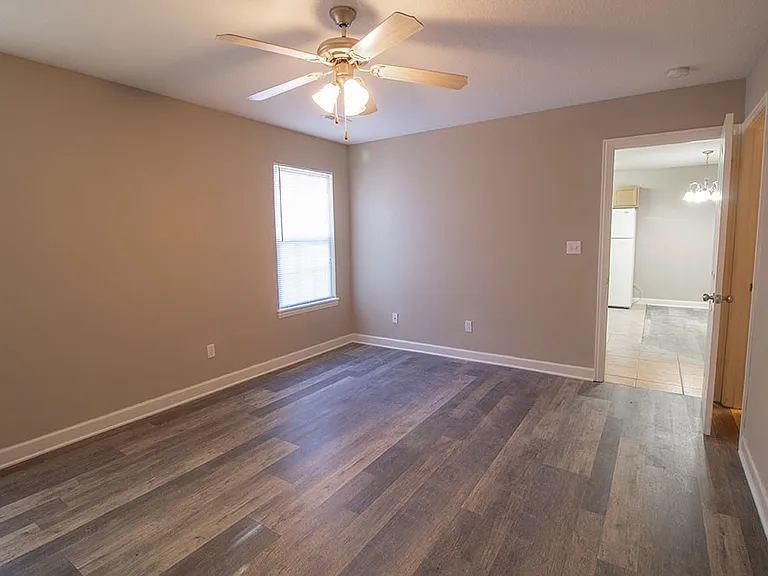 1311 Raleigh Dr — Photo 16