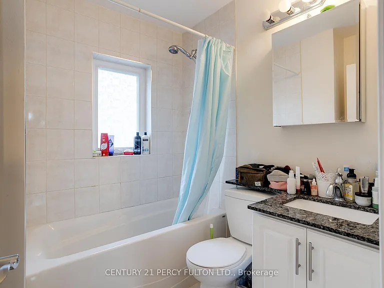 209 Coxwell Ave #MAIN — Photo 18