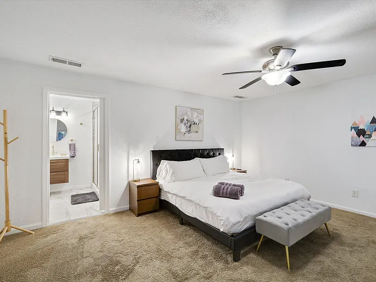8005 Woodhue Rd — Photo 37