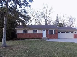 2675 Iowa Dr, Troy, MI 48083