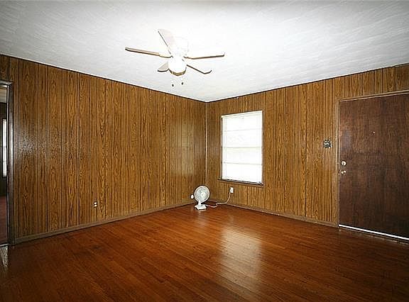 3rd image of 4813 Carolyn Jean Dr