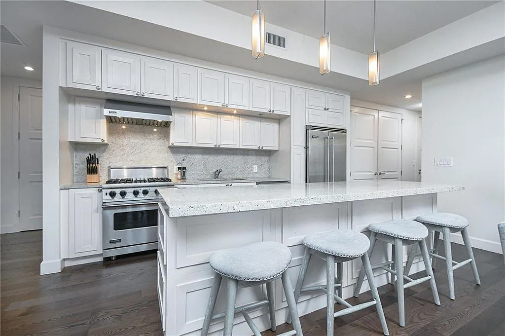 3 bed, 1888 sqft, $4,850 — Photo 4