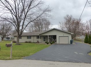 4637 E Hayden Dr, Decatur, IL 62521