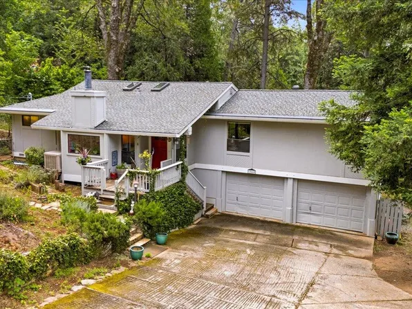 12669 Greenfields Way, Grass Valley, CA 95945