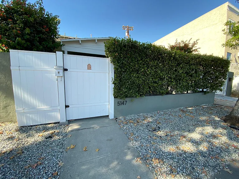 5147 Riverton Ave — Photo 23