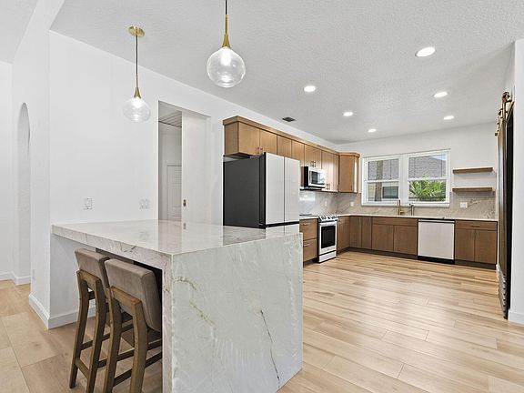 5th image of 8361 SE Pilots Cove Terrace