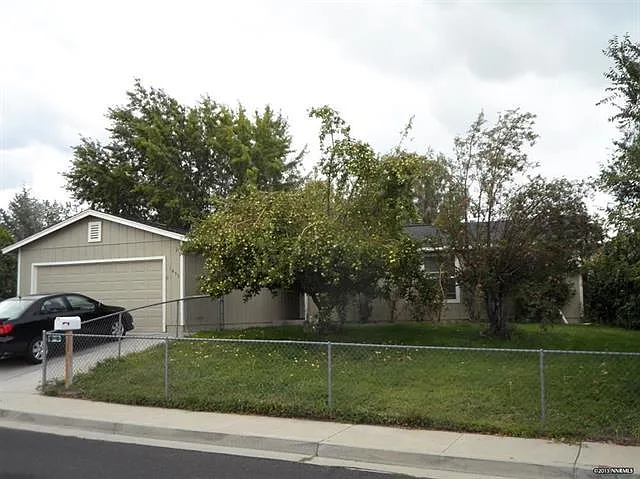 1855 Putnam Dr — Photo 1