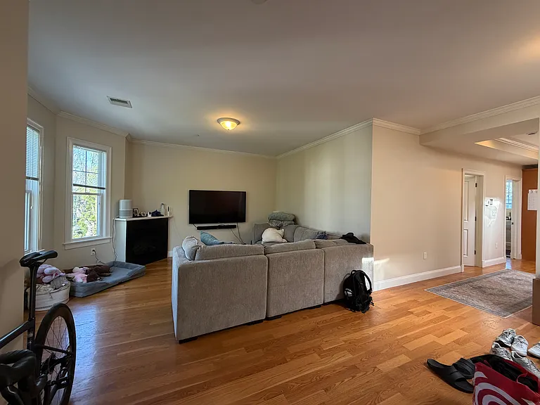 9 Marney St #3 — Photo 5